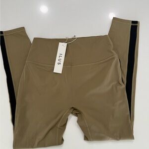 ILUS Legging - NWT